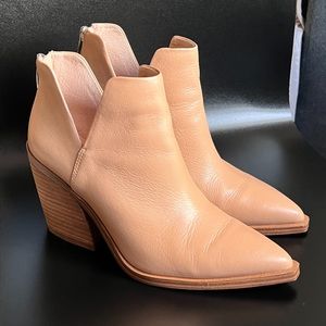 Vince Camuto Tan Leather Gigietta Bootie Size 7.5 Excellent Condition